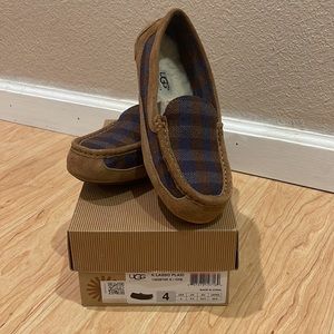 FLASH SALE - NWB - UGGs Kids Lasso Plaid Moccasins